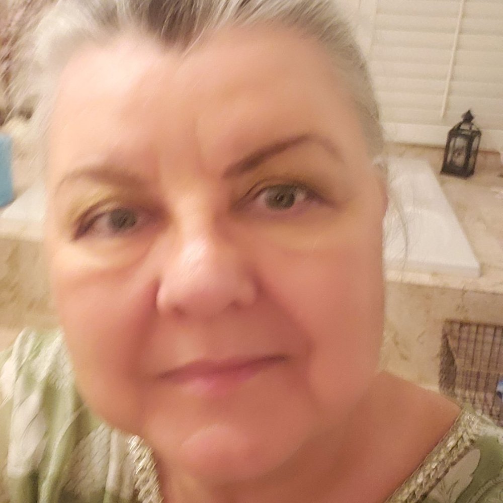 Meet your Posher, Vera!